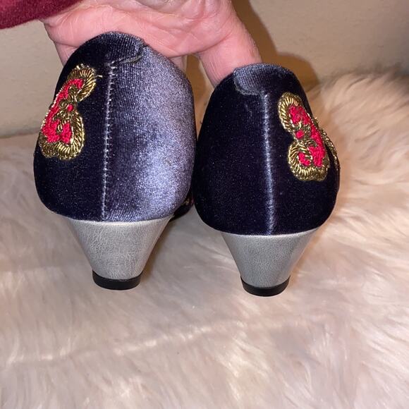Rungg Gold Bloom handmade in India Velvet embellished shoes size 39/ US 8- 8.5 - Picture 8 of 12